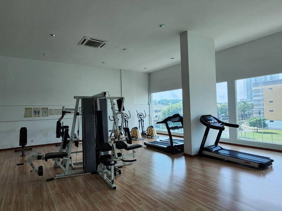 Apartemen 2-4 Pax Spacious Muji Living At Austin Height #11 *