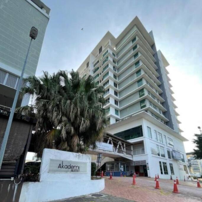 2-4 Pax Spacious Muji Living At Austin Height #11